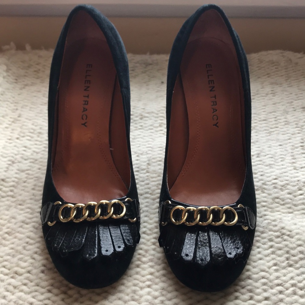 Ellen Tracy black suede shoes